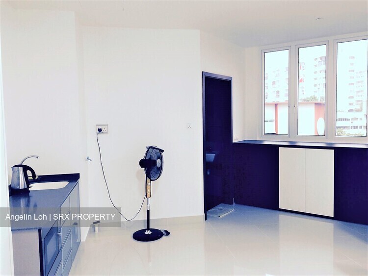  (D14), Shop House #283555341